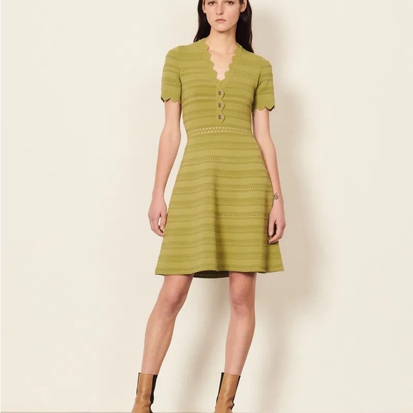 Elegant Green Knit Dress - Picture 2 of 2
